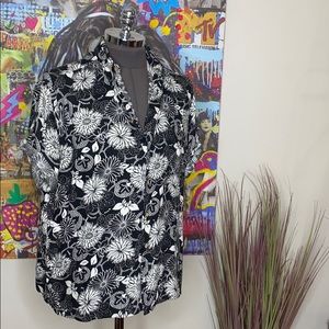 Men’s floral shirt hand made wooden bottons